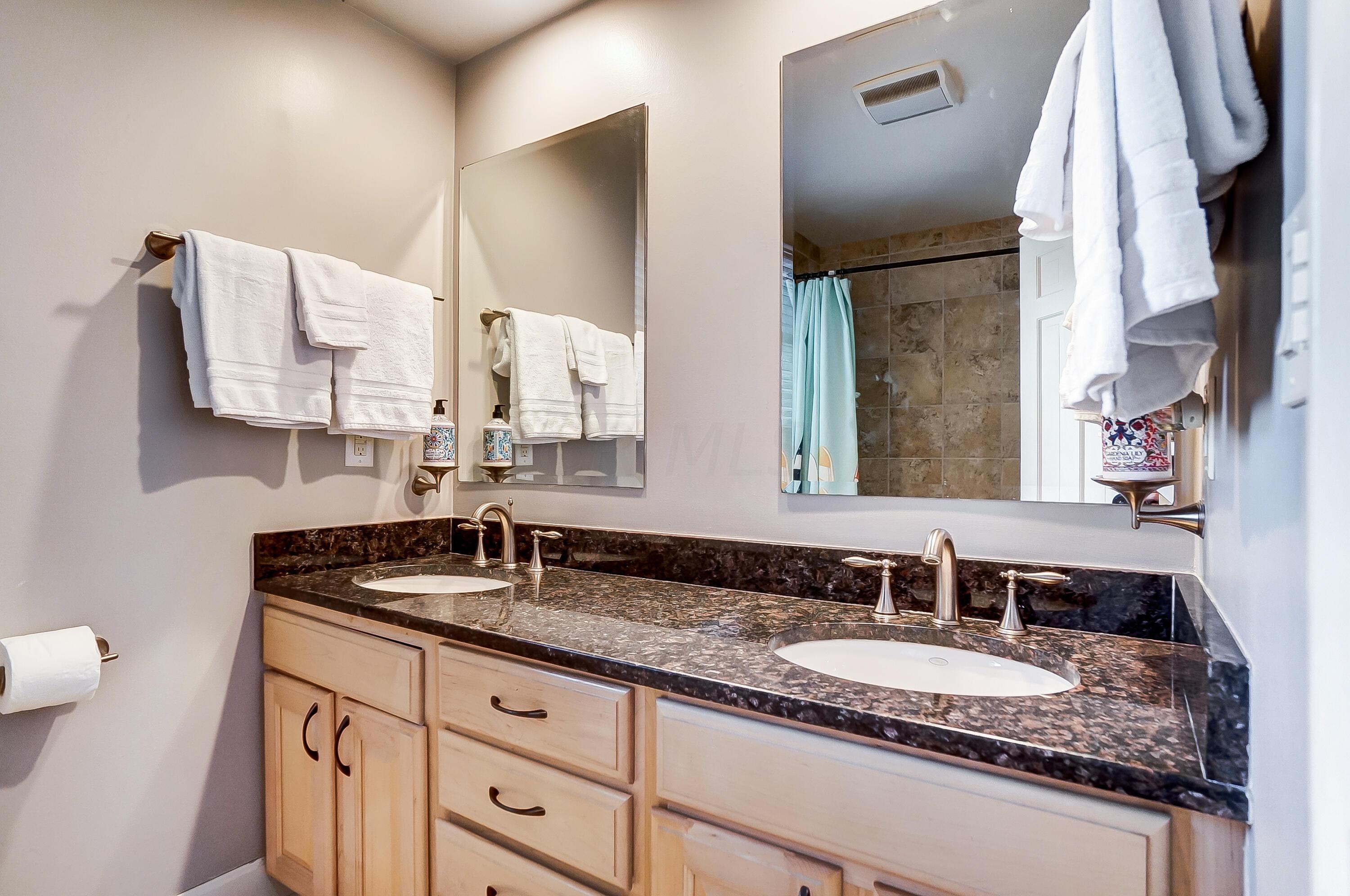 179 South Harding Road Columbus, OH 43209 - Photo 33 of 48 Full Bathroom