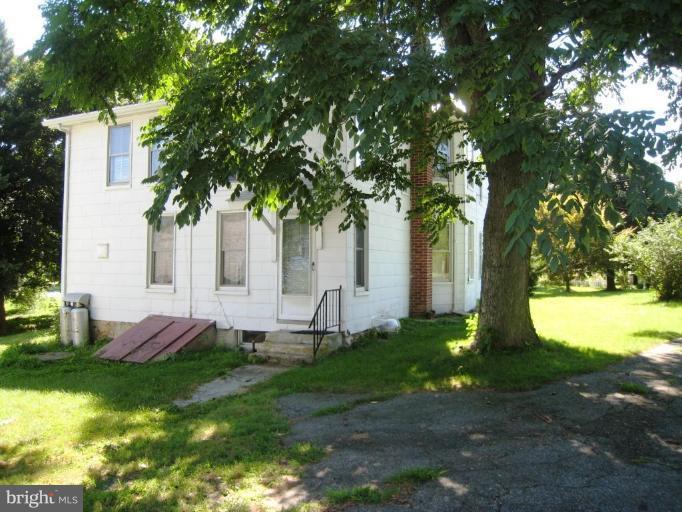 Exterior (Rear)