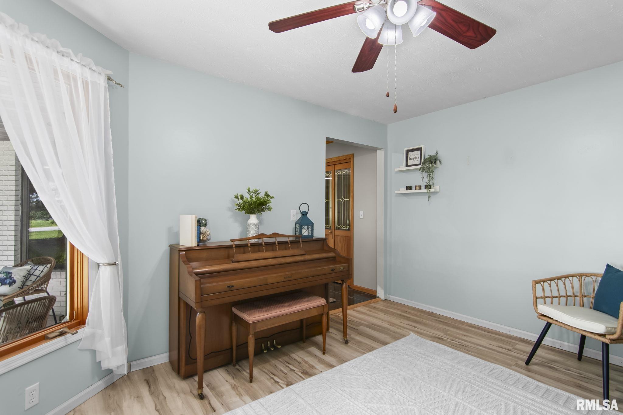 5640 Iron Bridge Road Chatham, IL 62629 - Photo 9 of 54