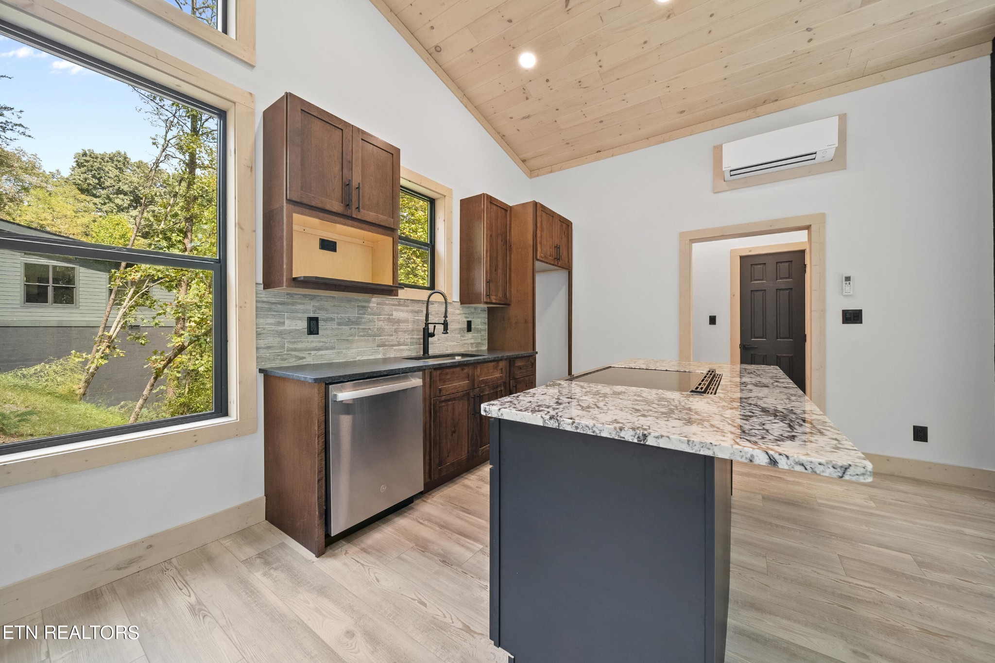 1467 Licking Spring Way, Unit 5 Sevierville, TN 37876 - Photo 5 of 21 Gallery Image 5