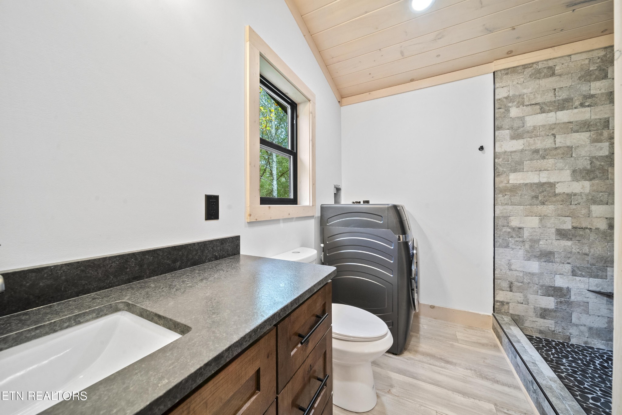 1467 Licking Spring Way, Unit 5 Sevierville, TN 37876 - Photo 9 of 21 Gallery Image 9