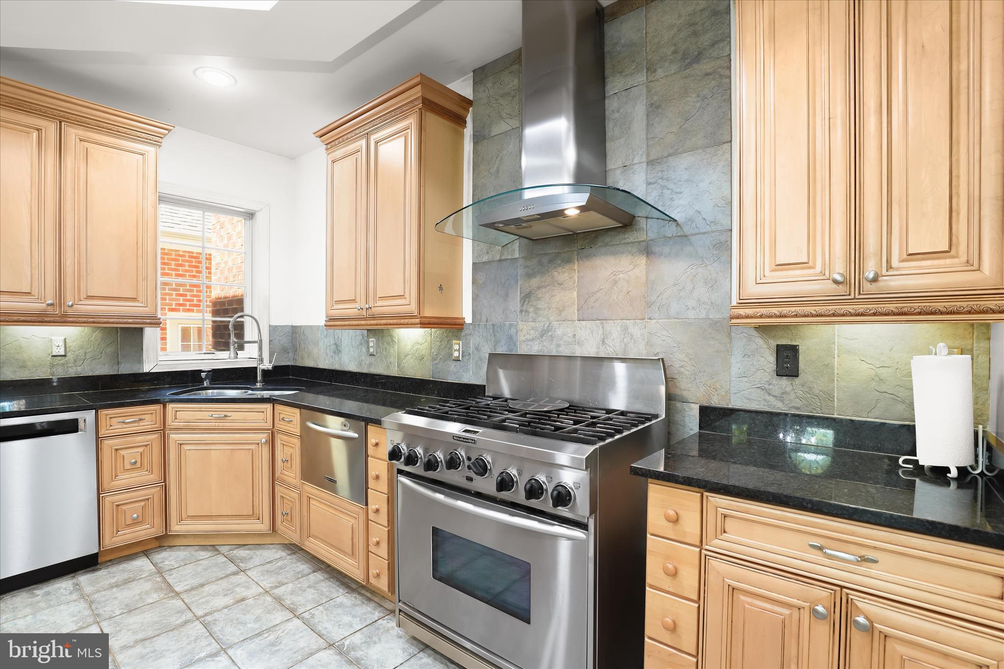 5530 Jim Pickett Road Sykesville, MD 21784 - Photo 21 of 76 Gas stove