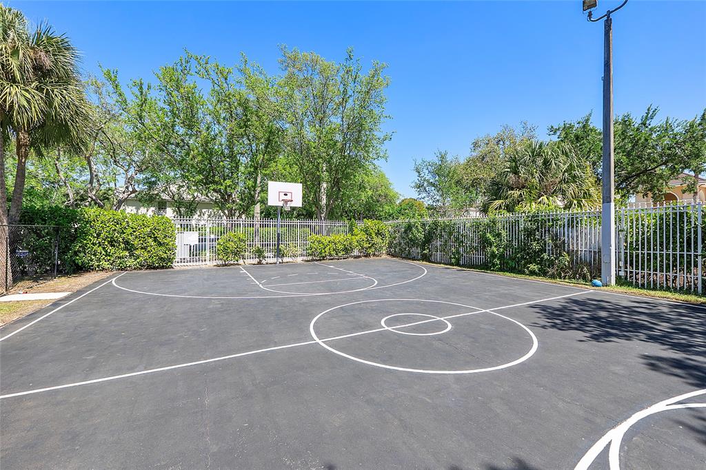5660 Northwest 98th Way Coral Springs, FL 33076 - Photo 23 of 25 a view of a basketball court