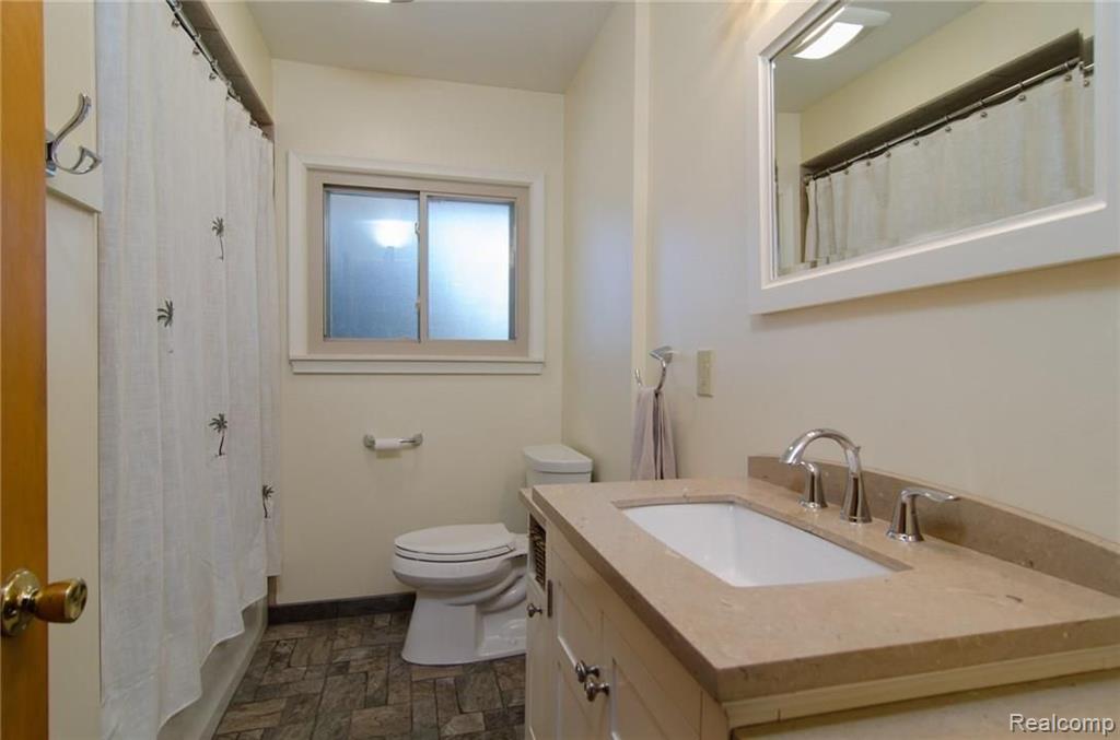 28383 Westerleigh Road Farmington Hills, MI 48334 - Photo 10 of 18