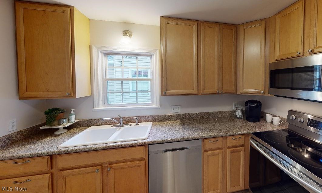 1771 Oakmount Road South Euclid, OH 44121 - Photo 8 of 20