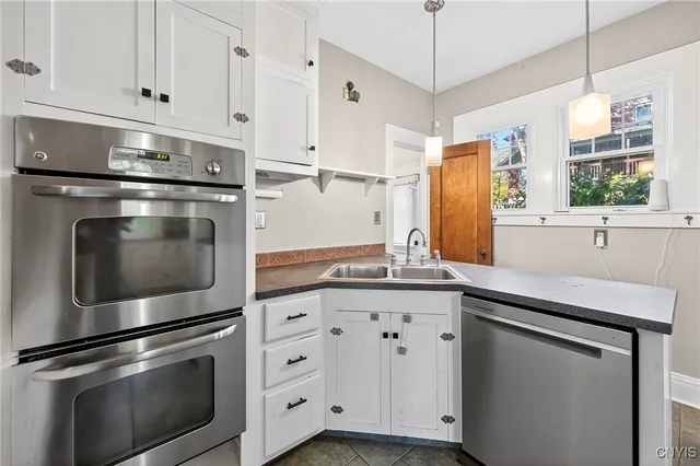 $289,900 | 201 Lincoln Park Drive, Syracuse, NY 13203