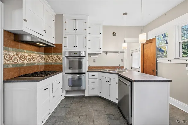 $289,900 | 201 Lincoln Park Drive, Syracuse, NY 13203