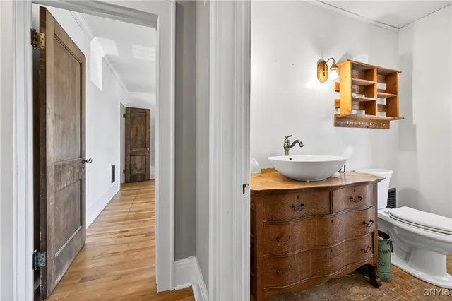 $289,900 | 201 Lincoln Park Drive, Syracuse, NY 13203