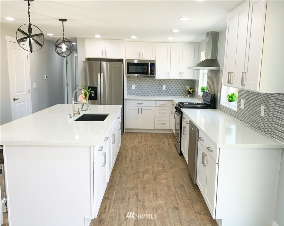 2525 Aberdeen Avenue Northeast Renton, WA 98056 - Photo 5 of 32 Gallery Image 5