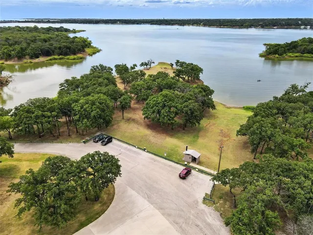 $350,000 | 312 Lone Tree Lane, Hickory Creek, TX 75065