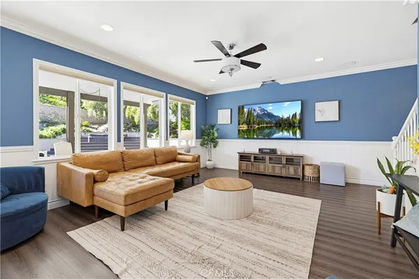 $910,000 | 19890 Holly Drive, Saugus, CA 91350