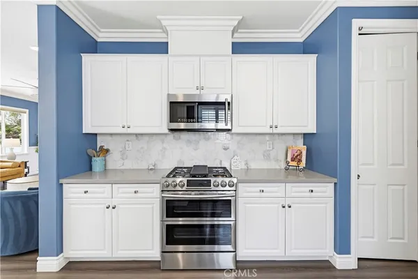 $910,000 | 19890 Holly Drive, Saugus, CA 91350
