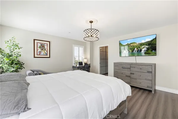 $910,000 | 19890 Holly Drive, Saugus, CA 91350