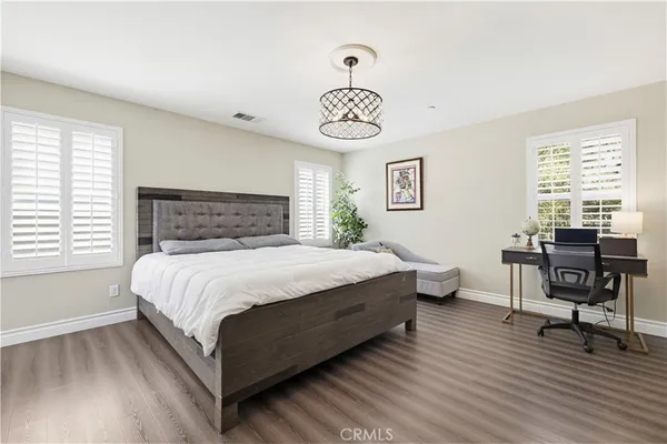 $910,000 | 19890 Holly Drive, Saugus, CA 91350