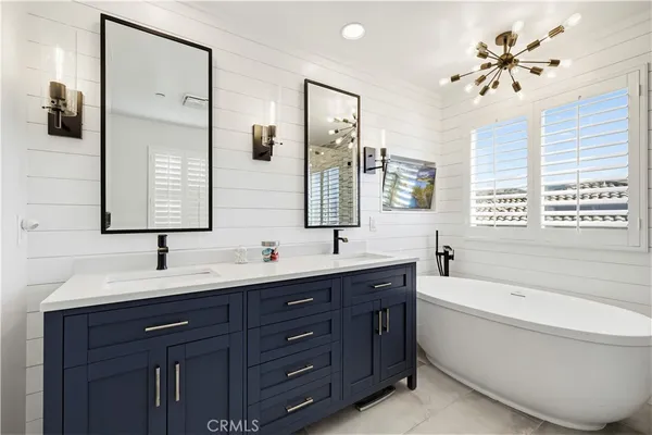 $910,000 | 19890 Holly Drive, Saugus, CA 91350