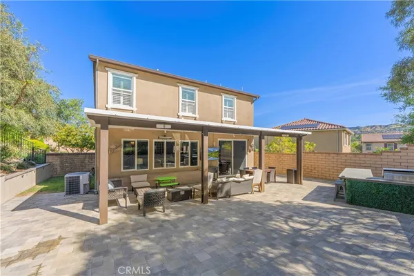 $910,000 | 19890 Holly Drive, Saugus, CA 91350