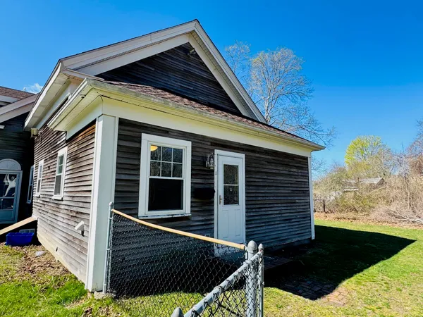 $2,600 | 470 East Falmouth Highway, Unit A, East Falmouth, MA 02536