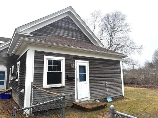 $2,600 | 470 East Falmouth Highway, Unit A, East Falmouth, MA 02536