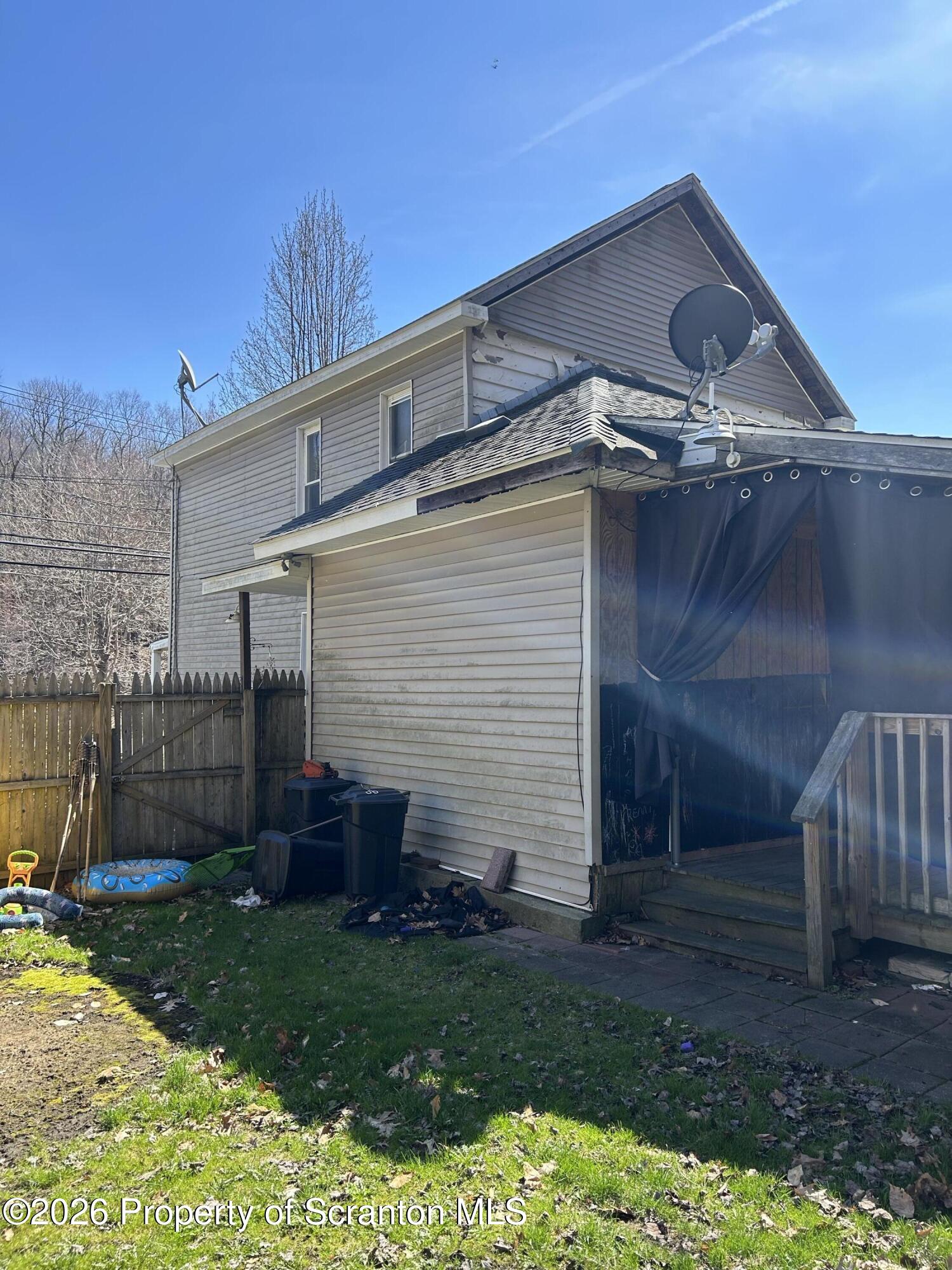 576 Main Street Archbald, PA 18403 - Photo 4 of 16 IMG_1617