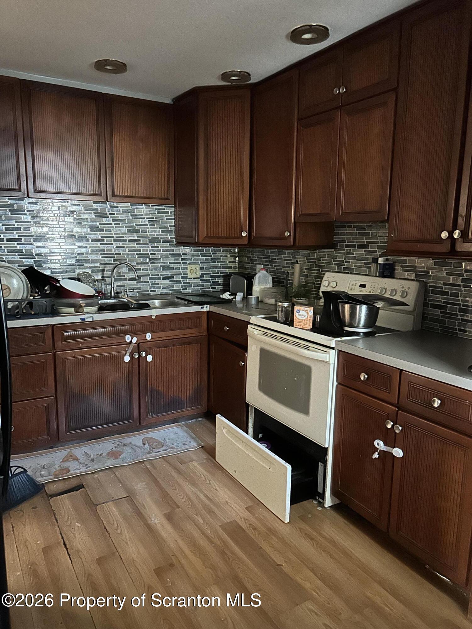 576 Main Street Archbald, PA 18403 - Photo 7 of 16 IMG_1611