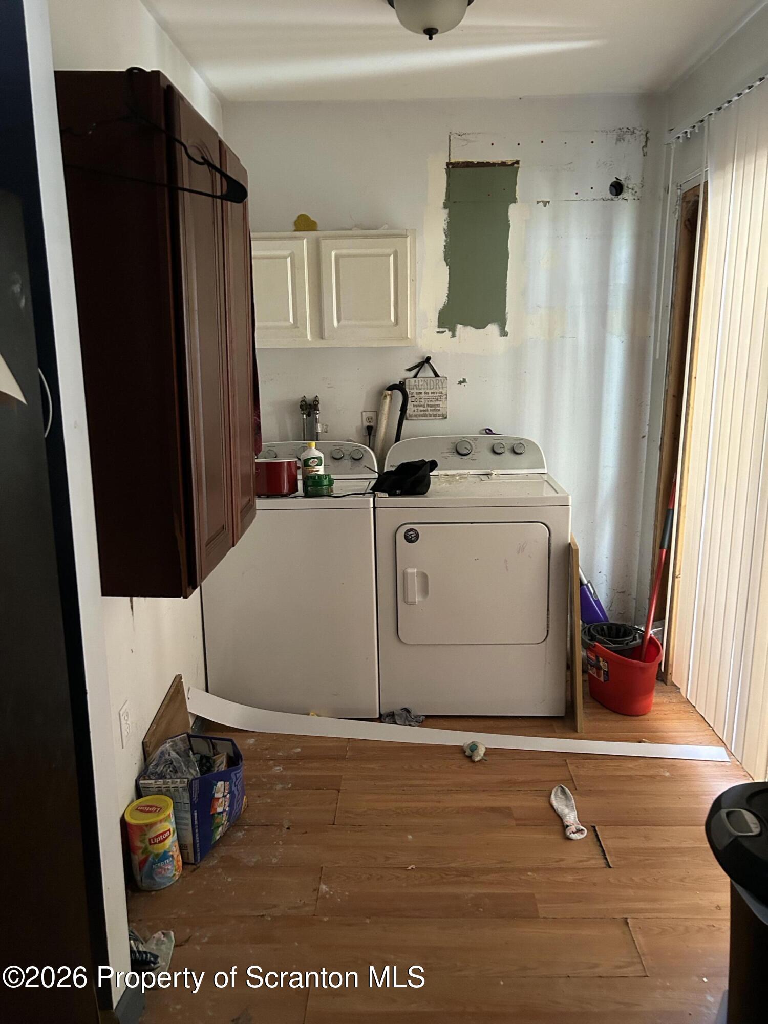 576 Main Street Archbald, PA 18403 - Photo 8 of 16 IMG_1614