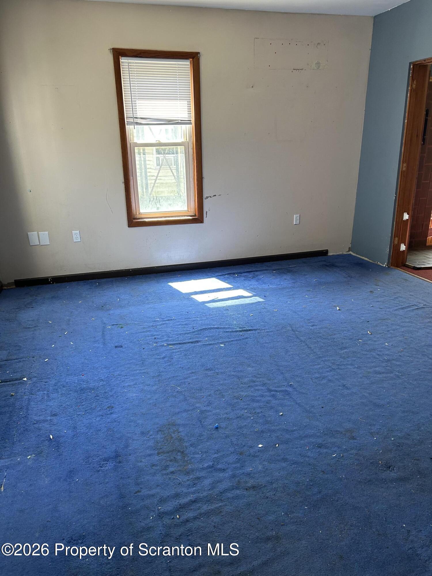 576 Main Street Archbald, PA 18403 - Photo 10 of 16 IMG_1607