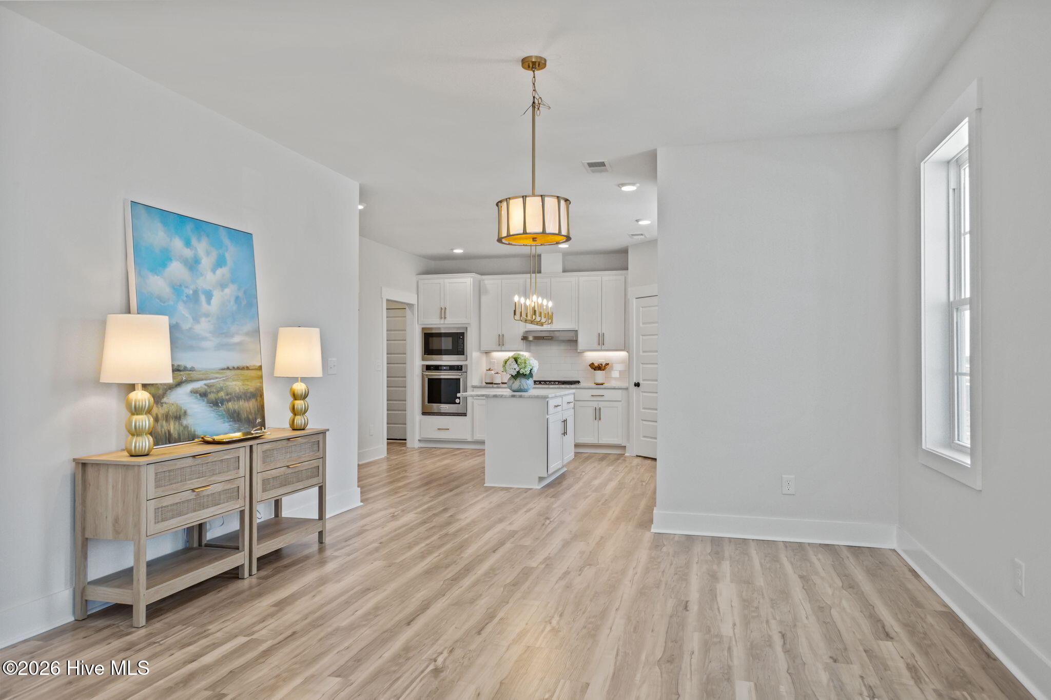 658 Fishermans Point Newport, NC 28570 - Photo 11 of 44 Dining area