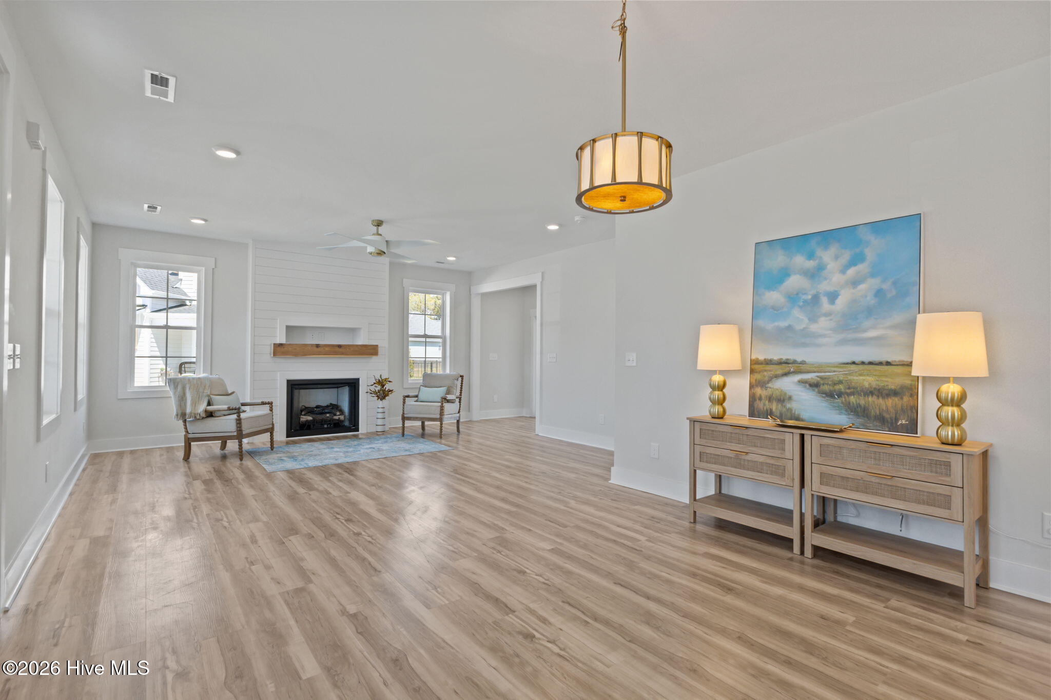 658 Fishermans Point Newport, NC 28570 - Photo 5 of 44 Dining/Living room combination