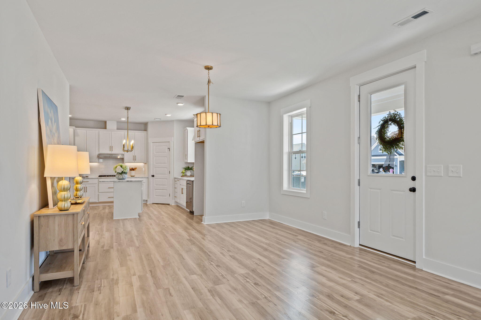 658 Fishermans Point Newport, NC 28570 - Photo 9 of 44 Dining area / Front Entrance