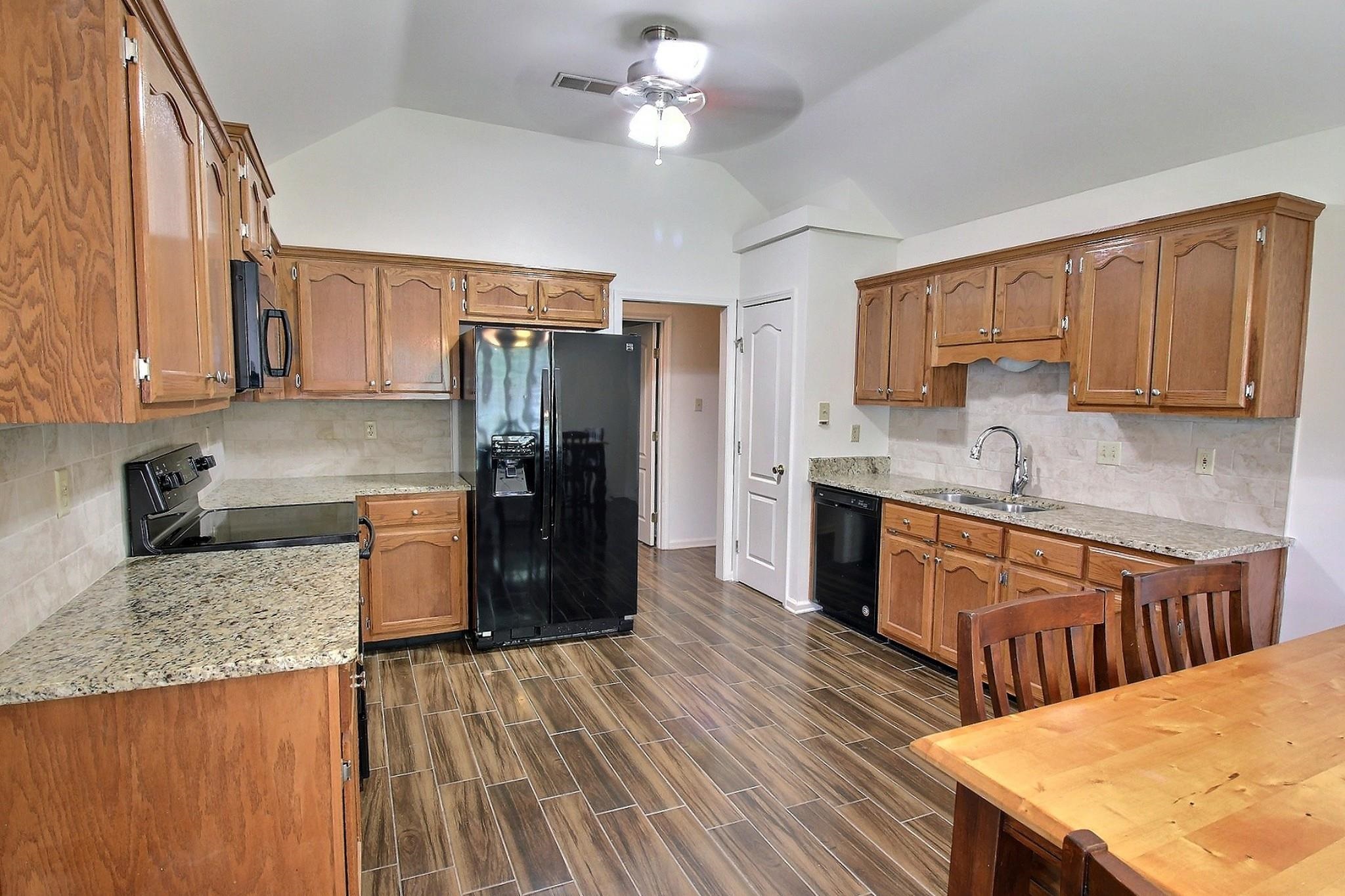 1577 Wolf Ridge Drive Collierville, TN 38017 - Photo 4 of 18 Gallery Image 4