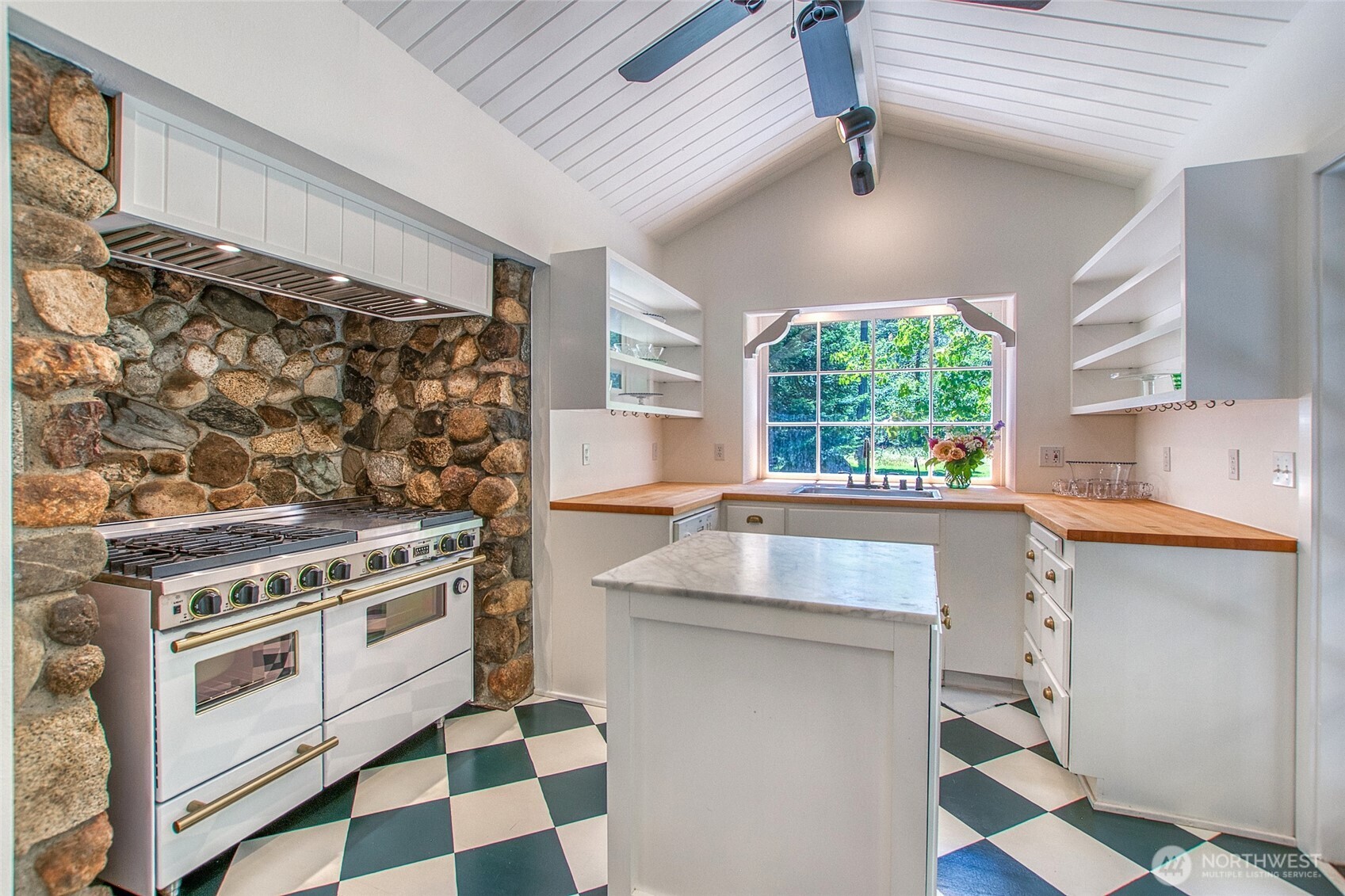 1472 White Beach Road Orcas Island, WA 98280 - Photo 8 of 40 Gallery Image 8