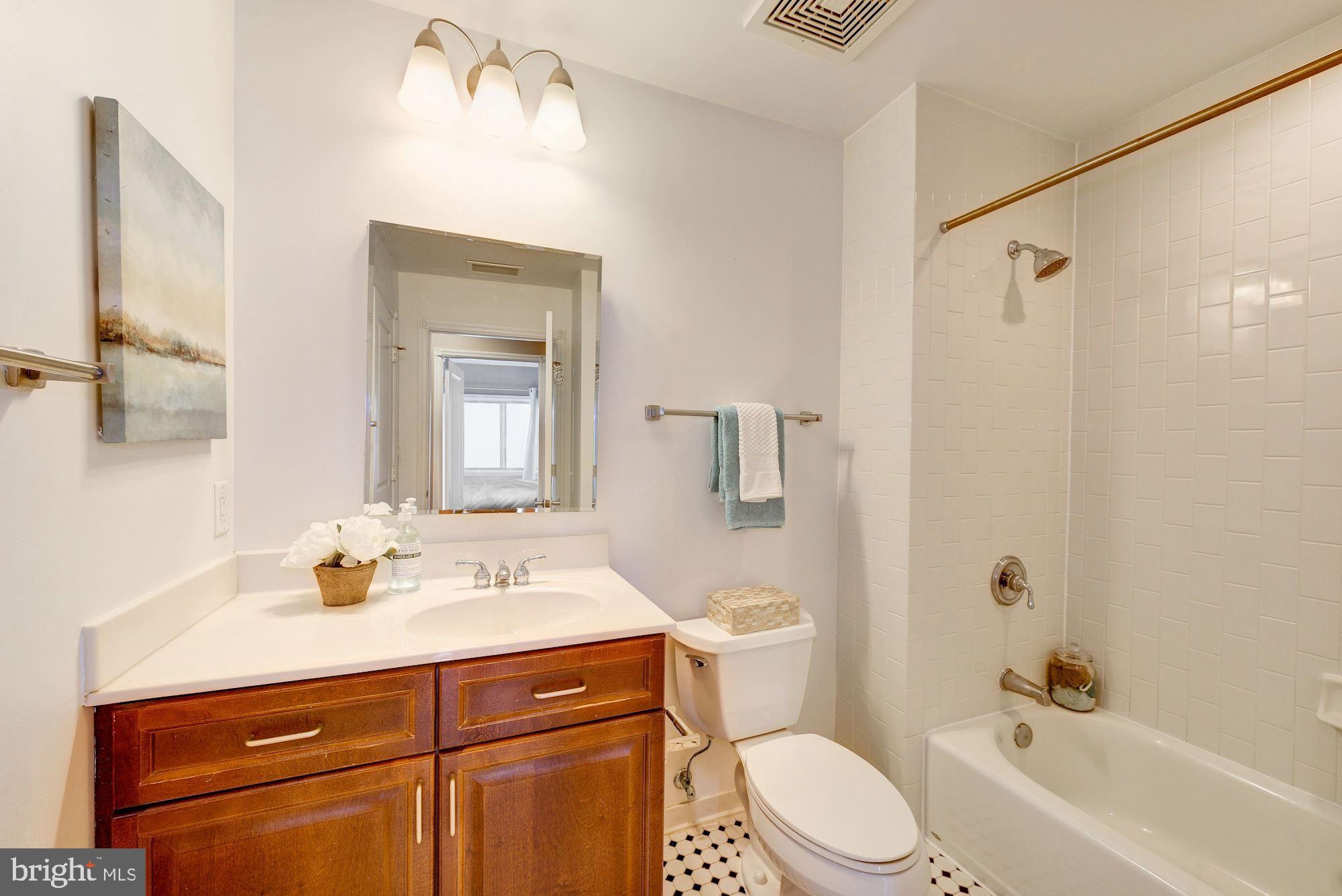 401 13th Street Northeast, Unit 403 Washington, DC 20002 - Photo 9 of 27