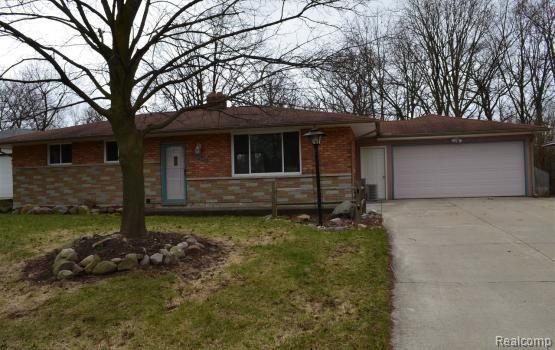 3665 Mark Road Waterford, MI 48328 - Photo 1 of 13 Front