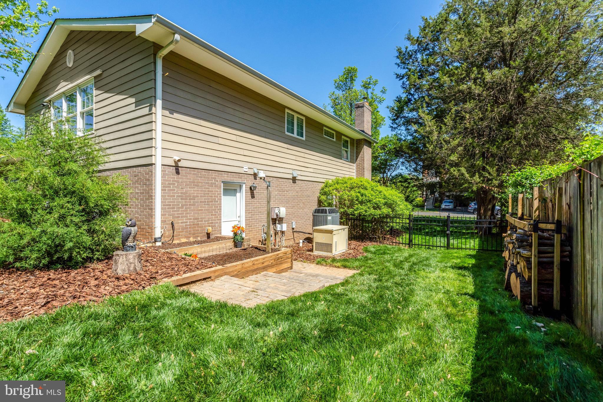 4510 Rhett Lane Fairfax, VA 22030 - Photo 11 of 19