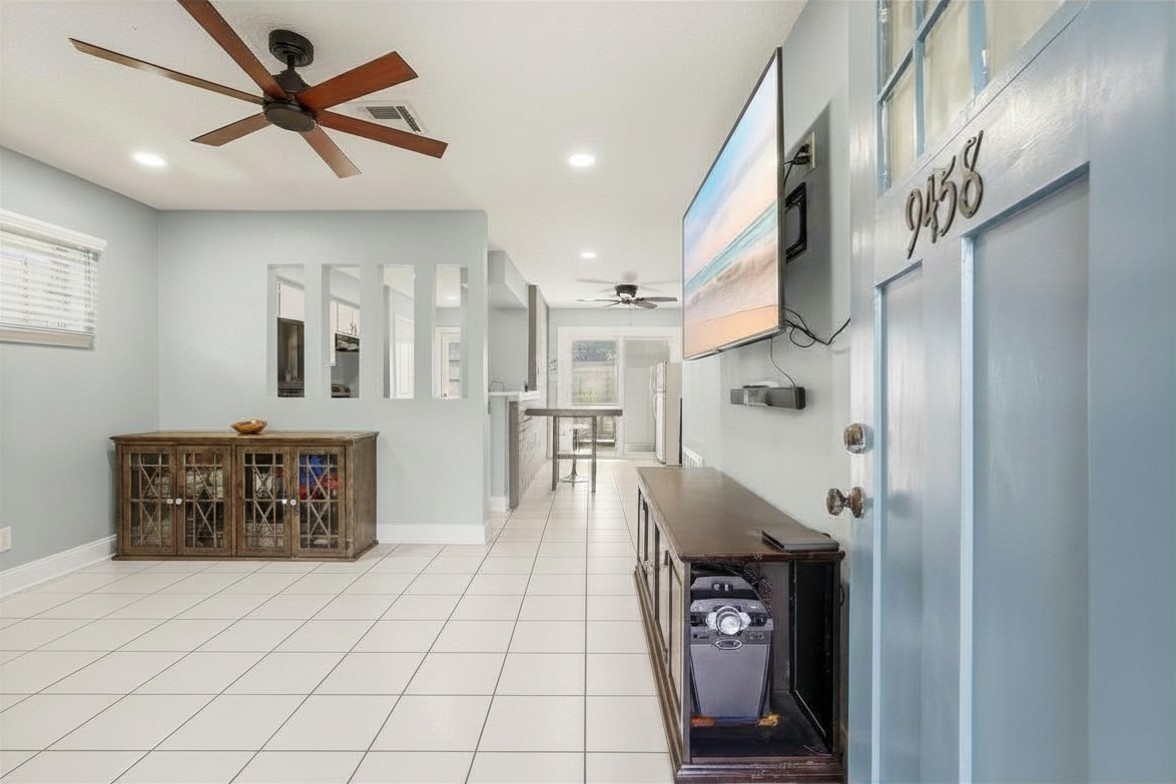 9458 Neuens Road, Unit 9458 Houston, TX 77080 - Photo 22 of 22 Open Floor Plan