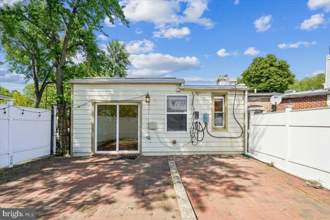 $675,000 | 1339 C Street Northeast, Washington, DC 20002