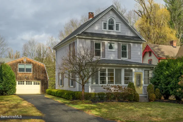 $795,000 | 11 Sergeant Street, Stockbridge, MA 01262