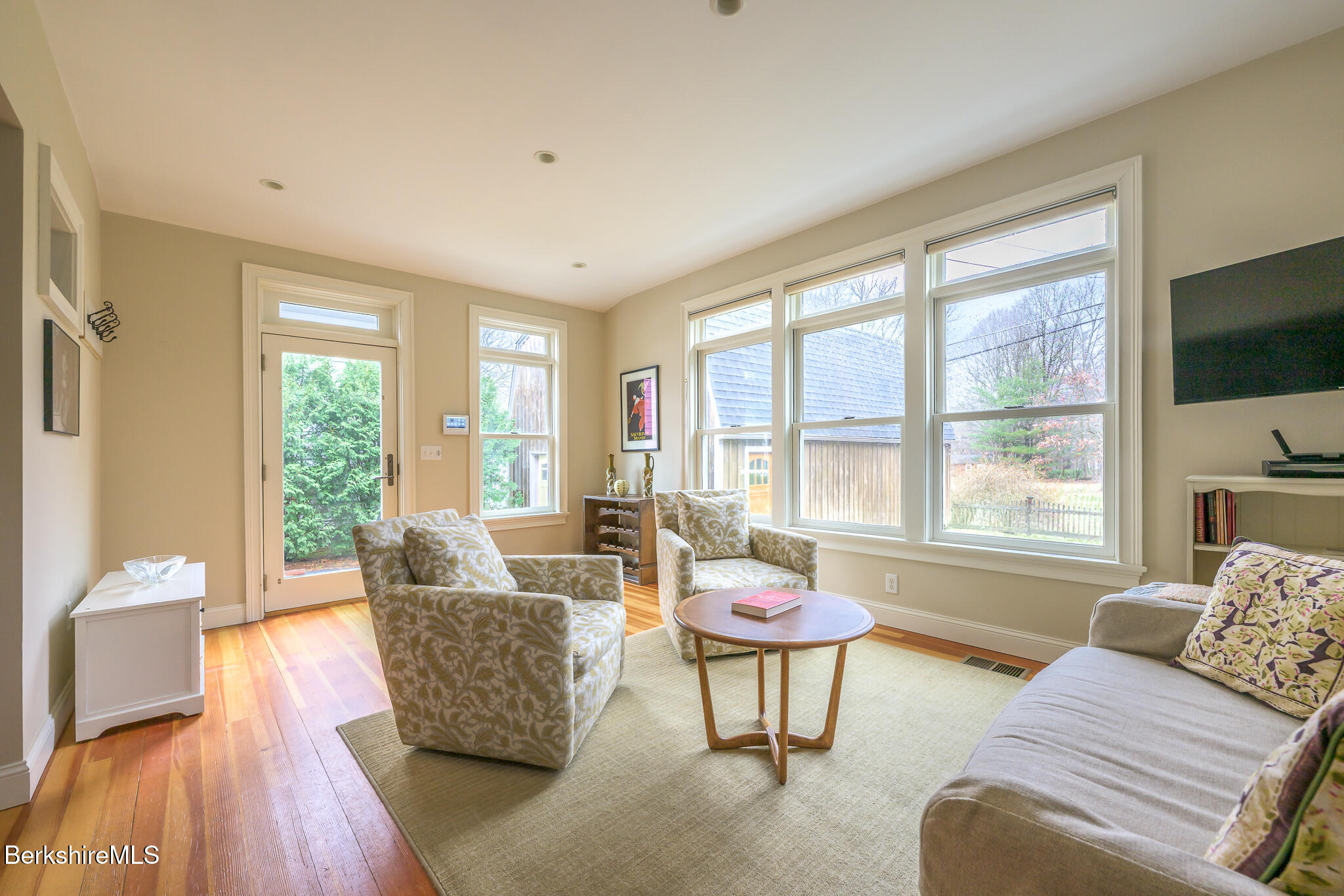 11 Sergeant Street Stockbridge, MA 01262 - Photo 13 of 52 Screen - 11 Sergeant St Stockbridge MA 0