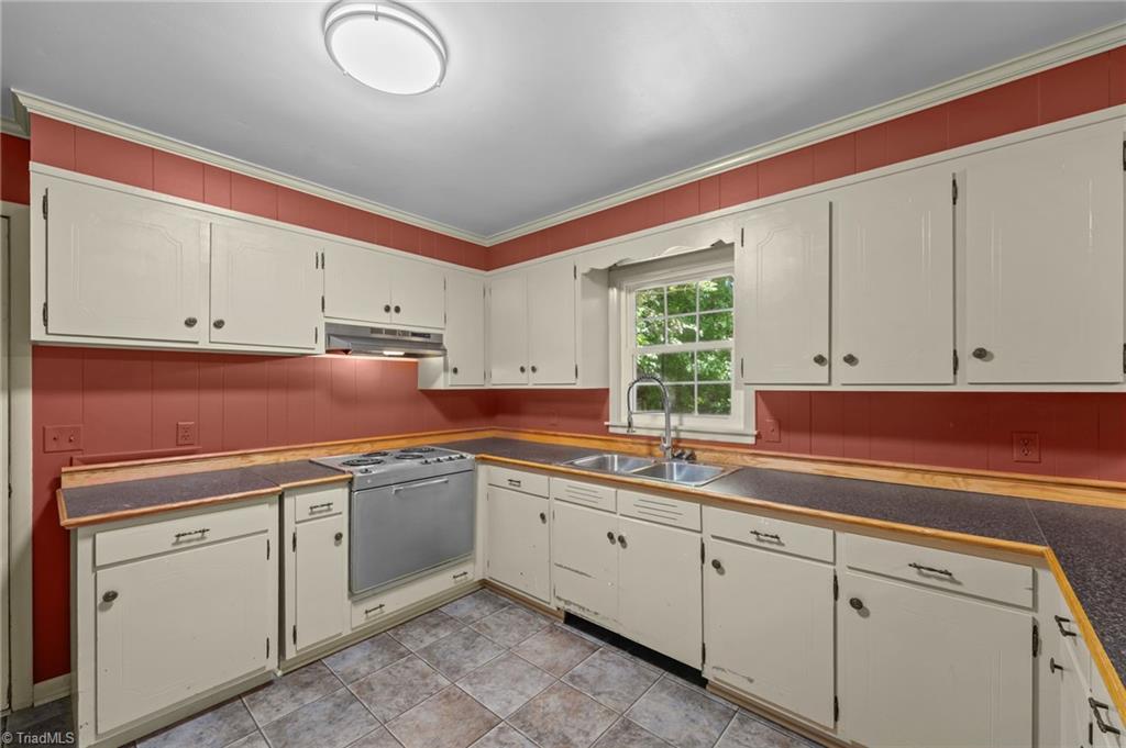 112 Florence Street Graham, NC 27253 - Photo 10 of 29