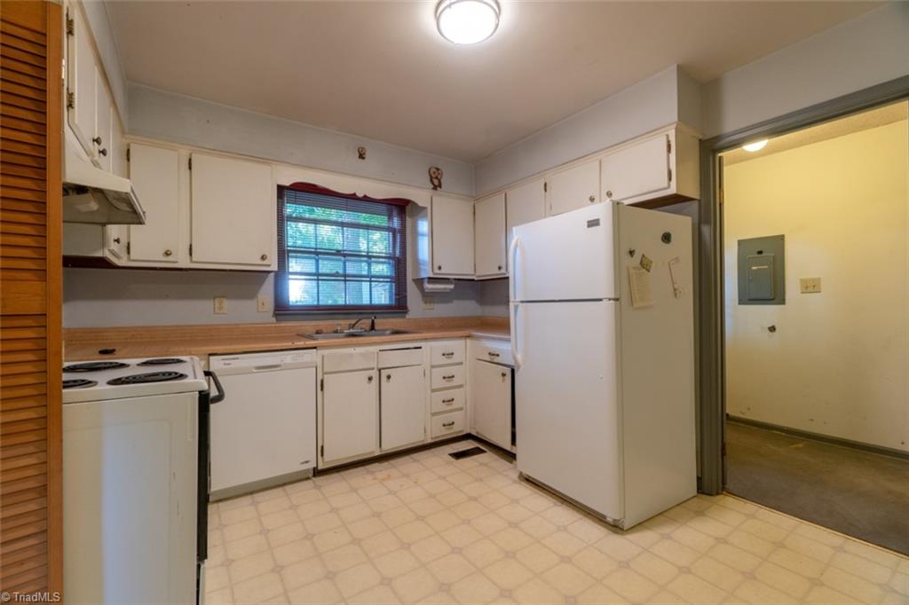 1709 Three Meadows Road Greensboro, NC 27455 - Photo 15 of 28 Gallery Image 15