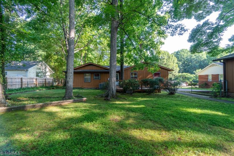 1709 Three Meadows Road Greensboro, NC 27455 - Photo 4 of 28 Gallery Image 4