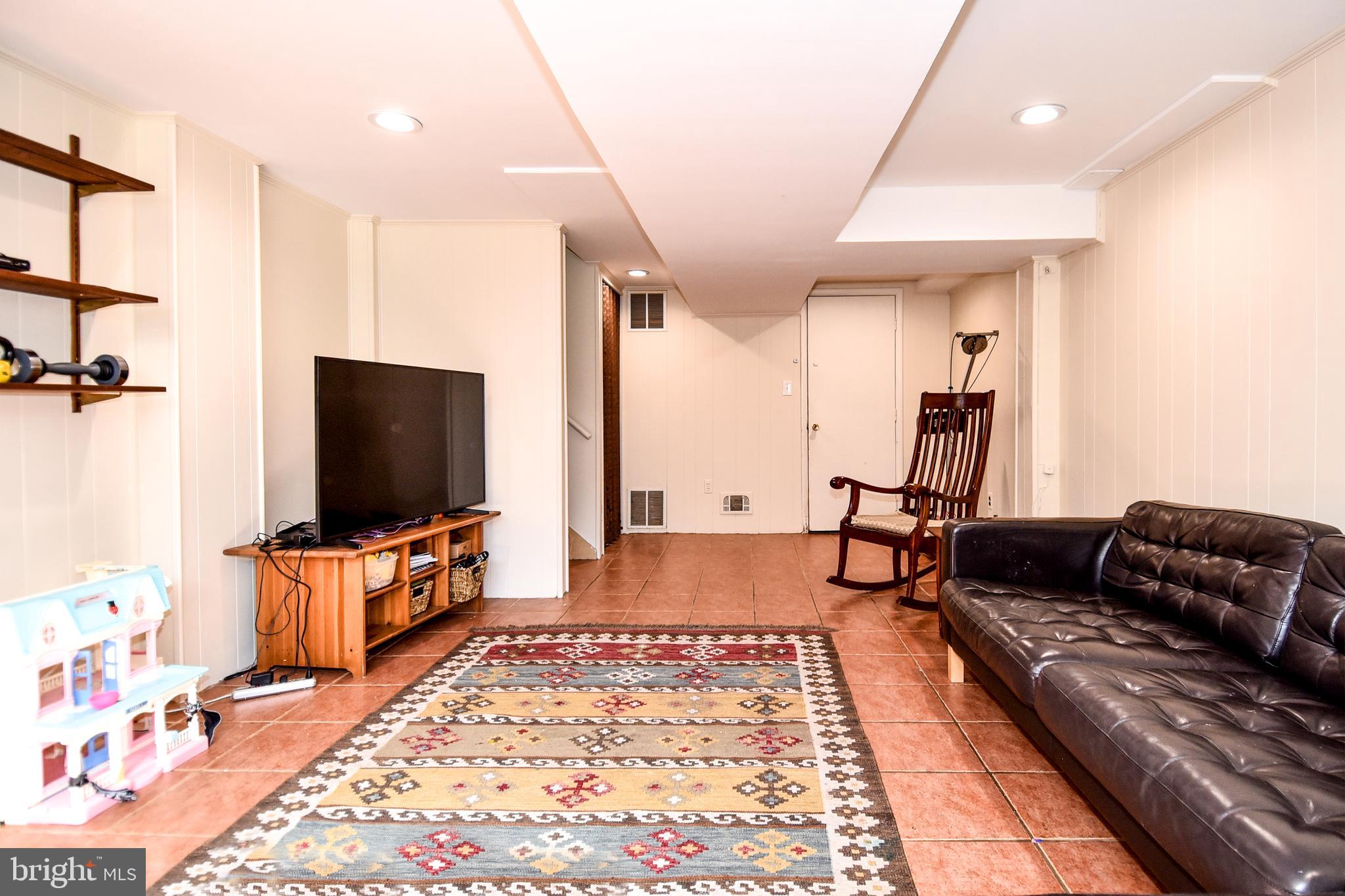 11307 Clara Street Silver Spring, MD 20902 - Photo 24 of 34 Gallery Image 24