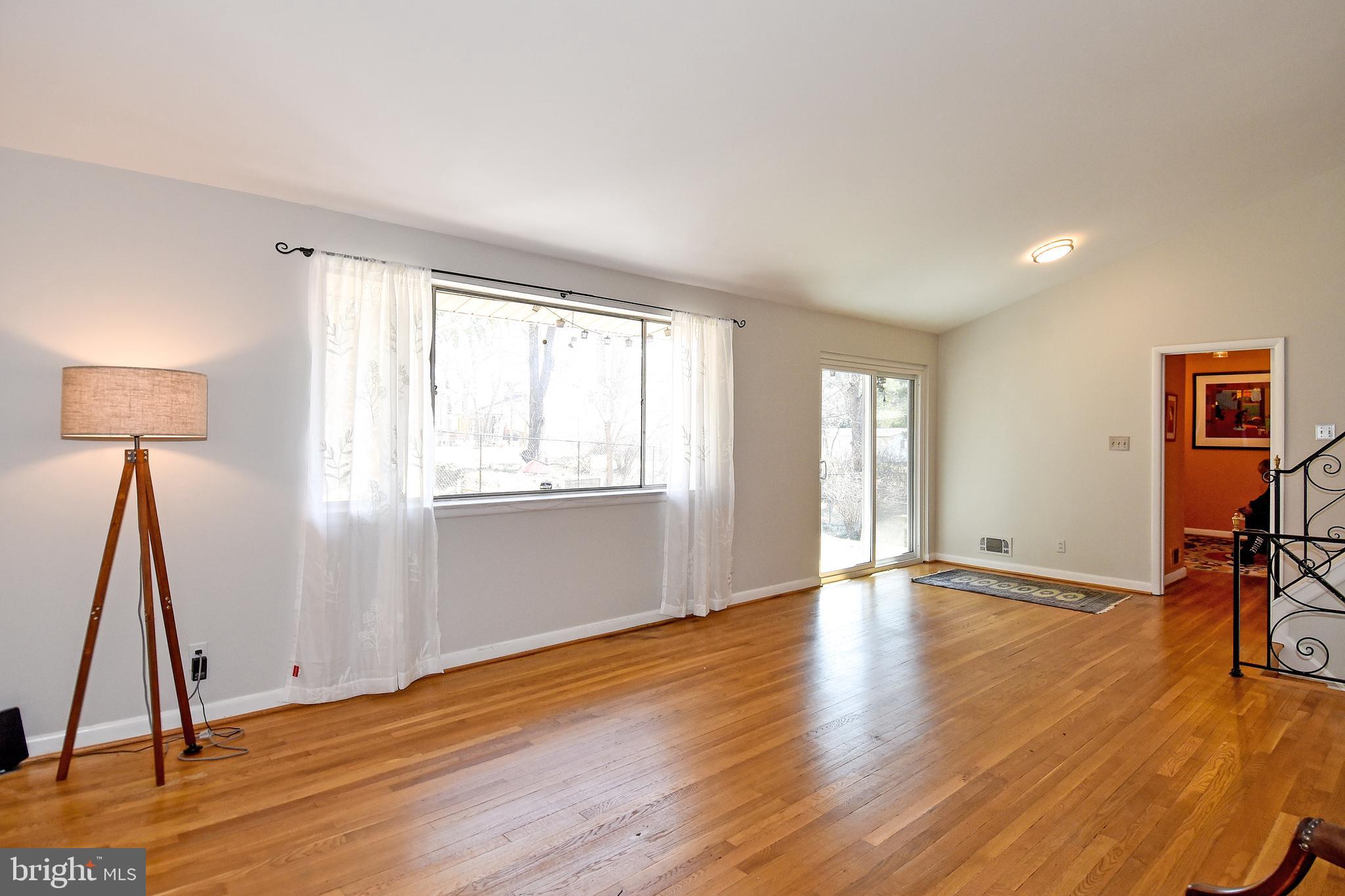 11307 Clara Street Silver Spring, MD 20902 - Photo 8 of 34 Gallery Image 8