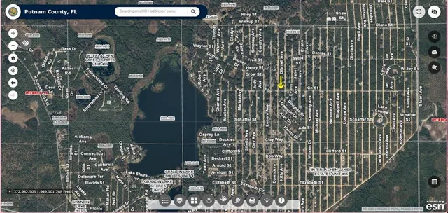 a picture of a bathroom