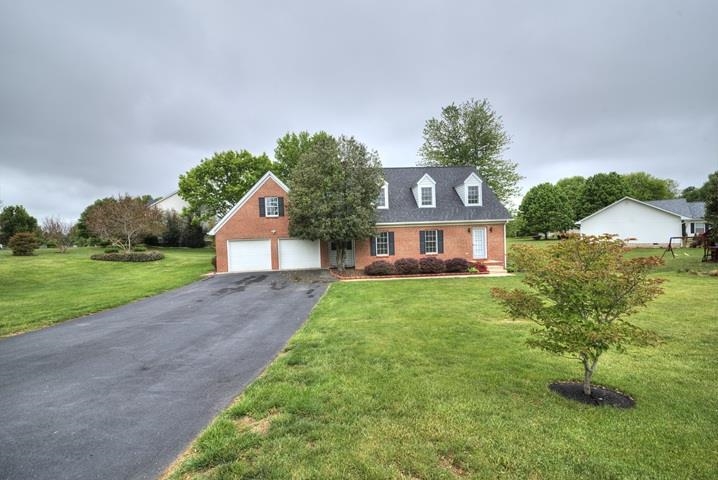 152 Nottingham Lane Waynesboro, VA 22980 - Photo 2 of 38
