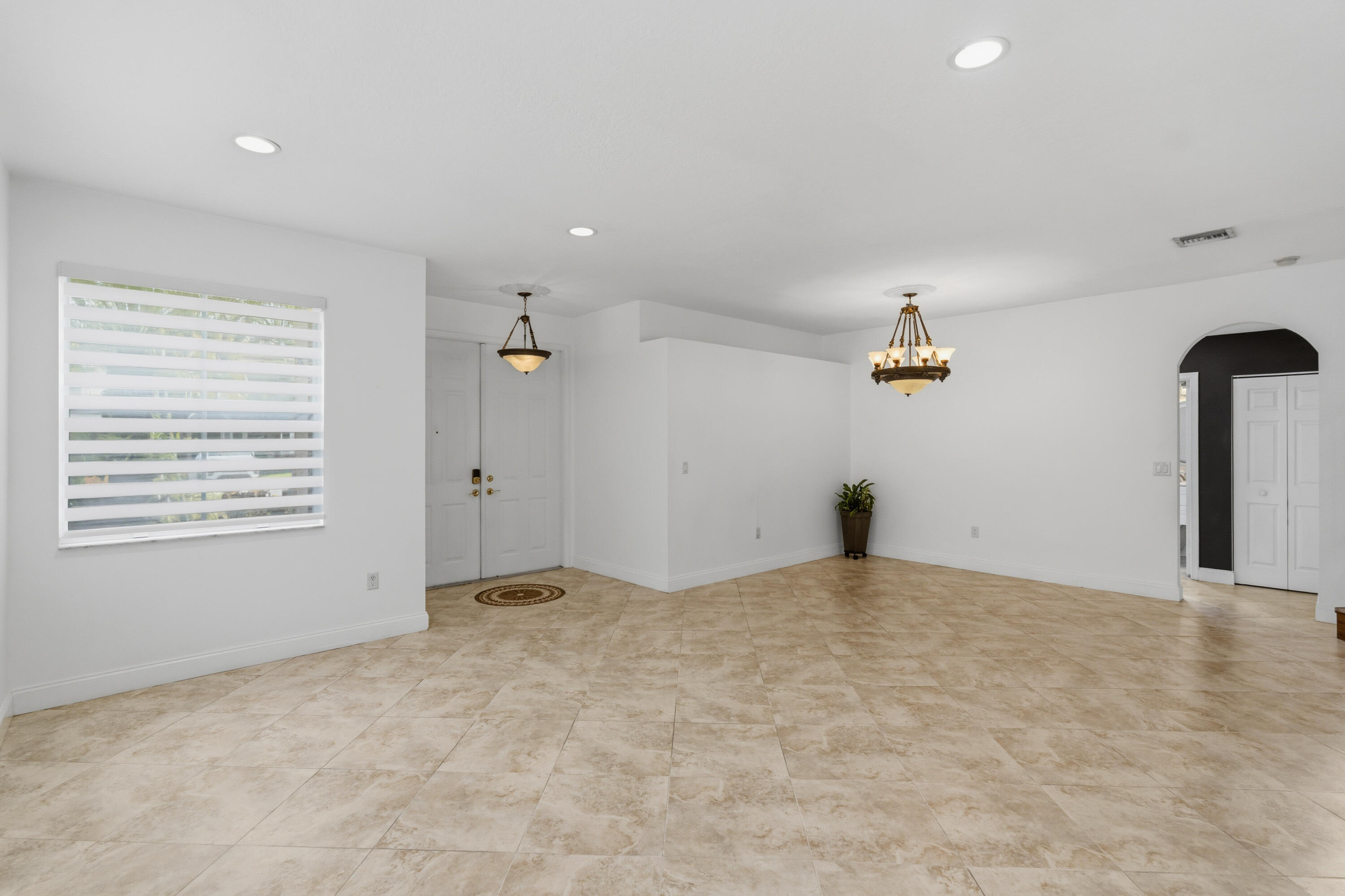15744 Southwest 53rd Court Miramar, FL 33027 - Photo 12 of 56 DSC01526