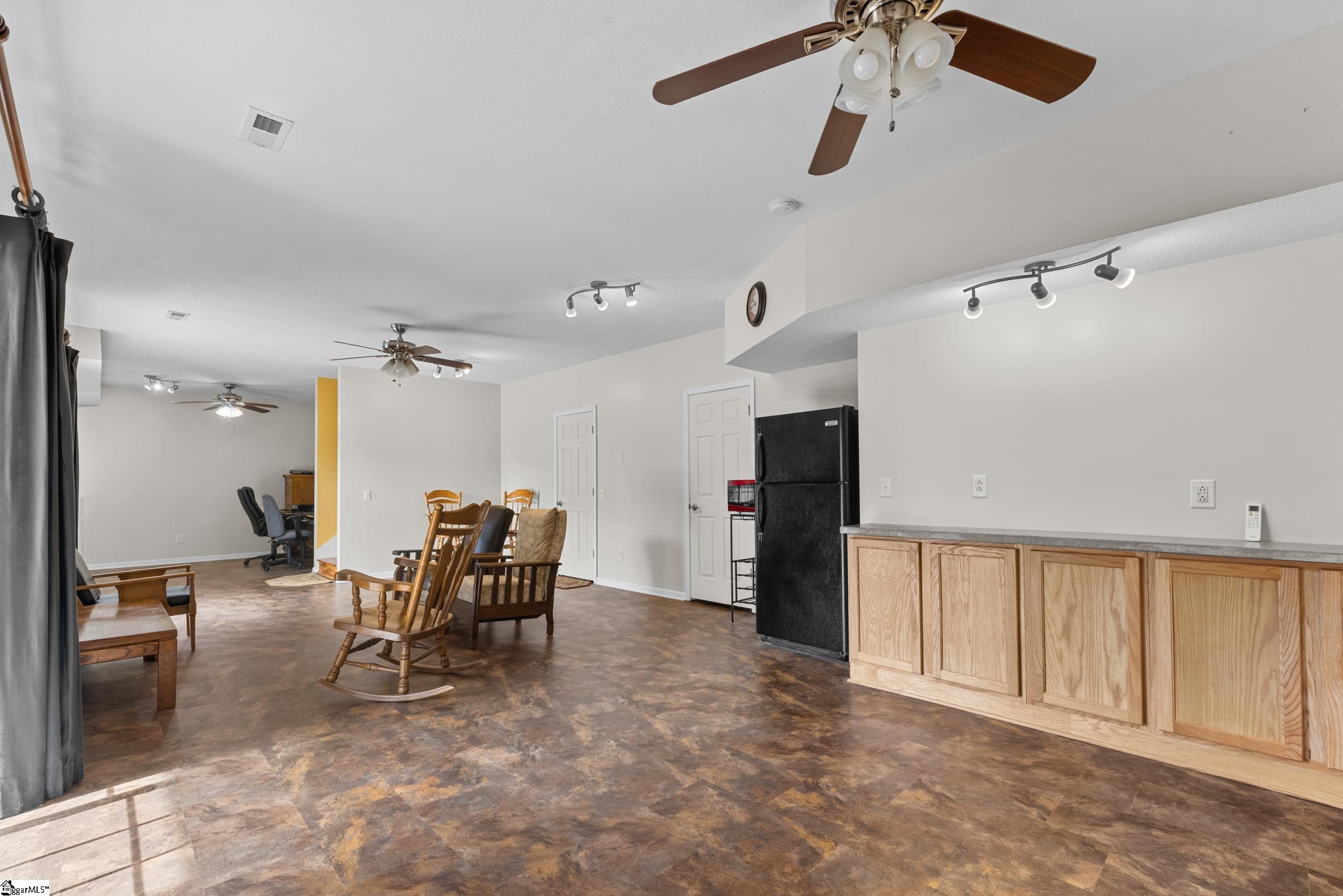 13009 Danube Circle Seneca, SC 29672 - Photo 32 of 47