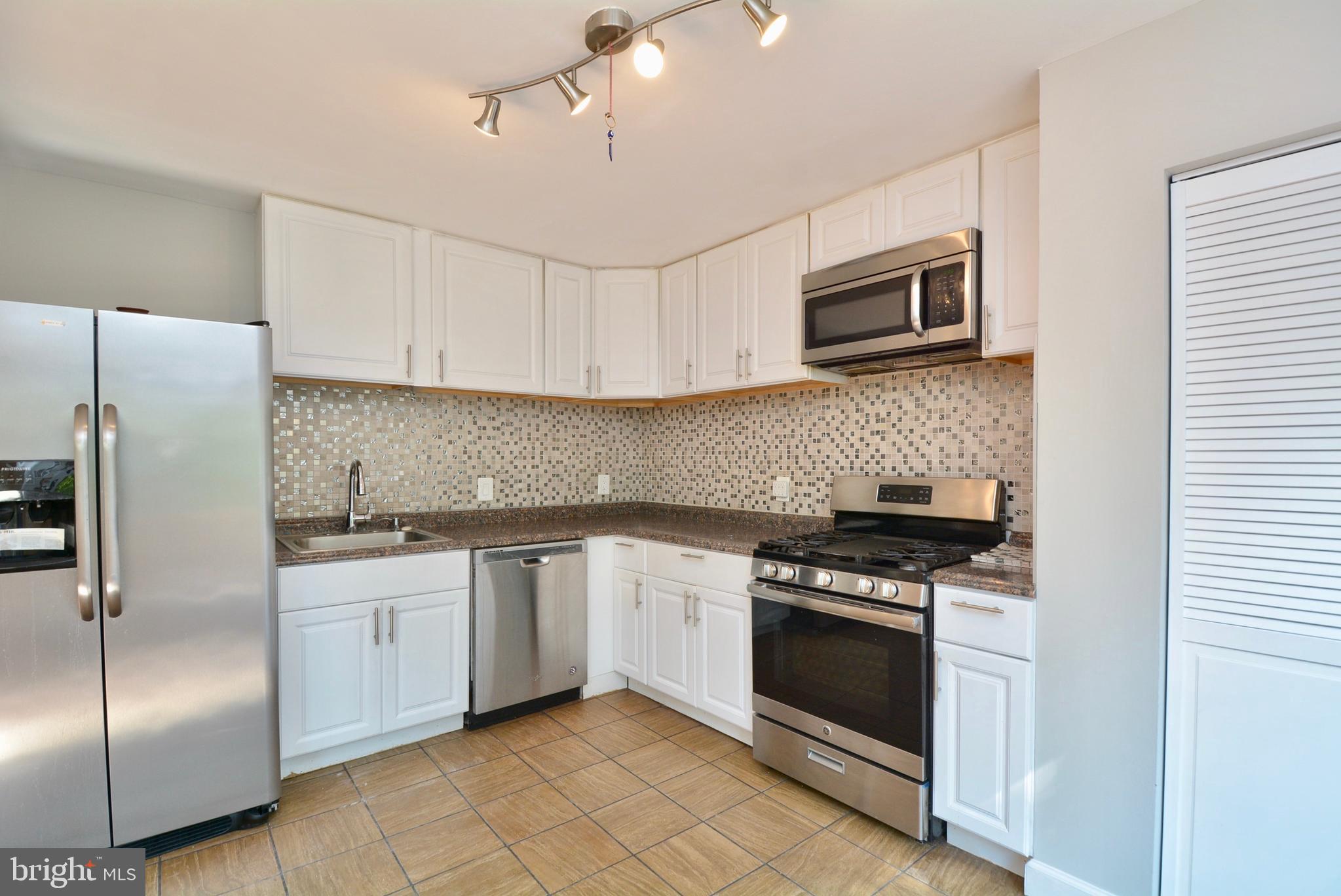 4215 Buckman Road Alexandria, VA 22309 - Photo 3 of 36 Gallery Image 3