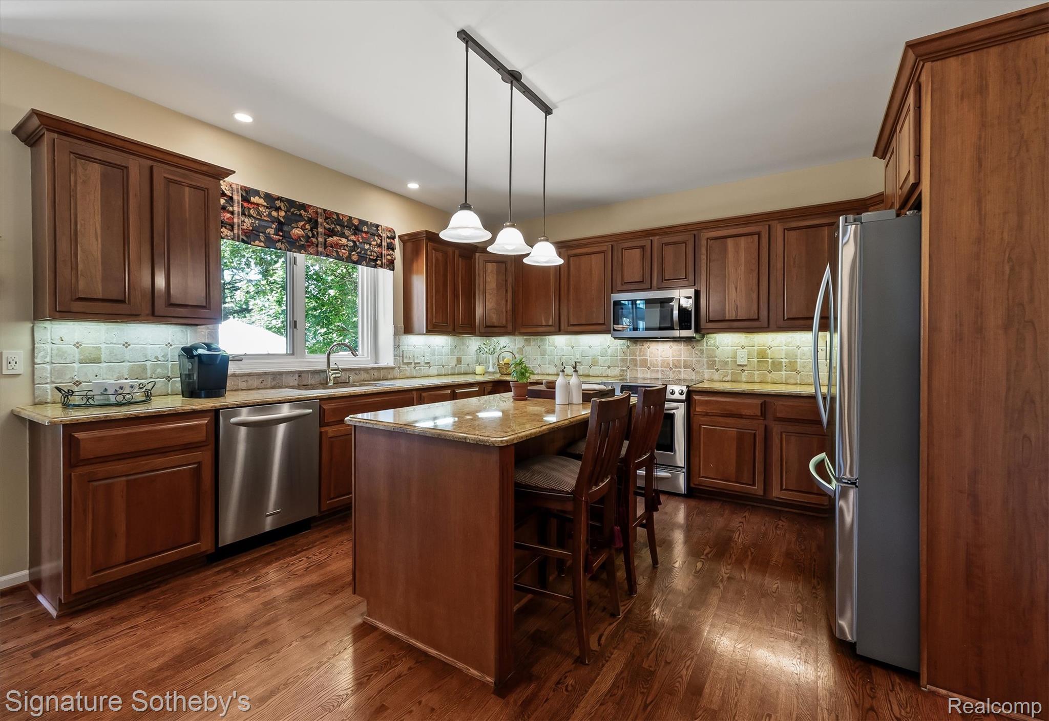602 Appoline Court Rochester, MI 48307 - Photo 7 of 37 11-Appoline-39.jpg