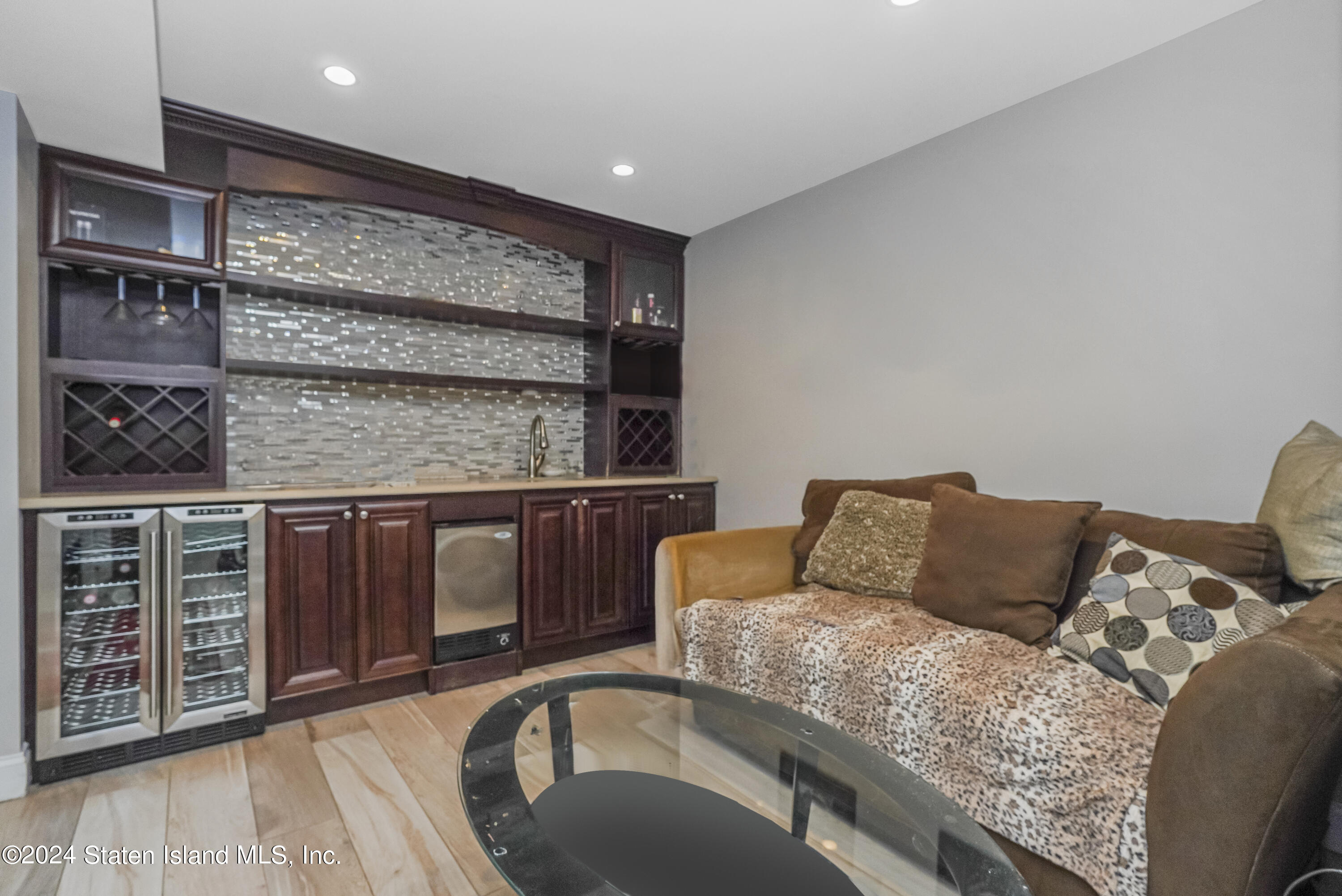 37 Douglas Road Staten Island, NY 10304 - Photo 11 of 34 Photo Apr 20 2024, 10 28 20 PM